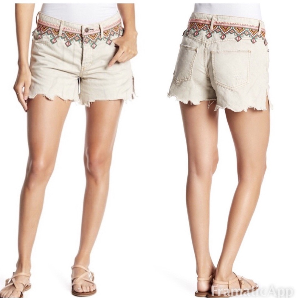 We the free | Aztec borderline pattern shorts size 25 - Picture 2 of 10